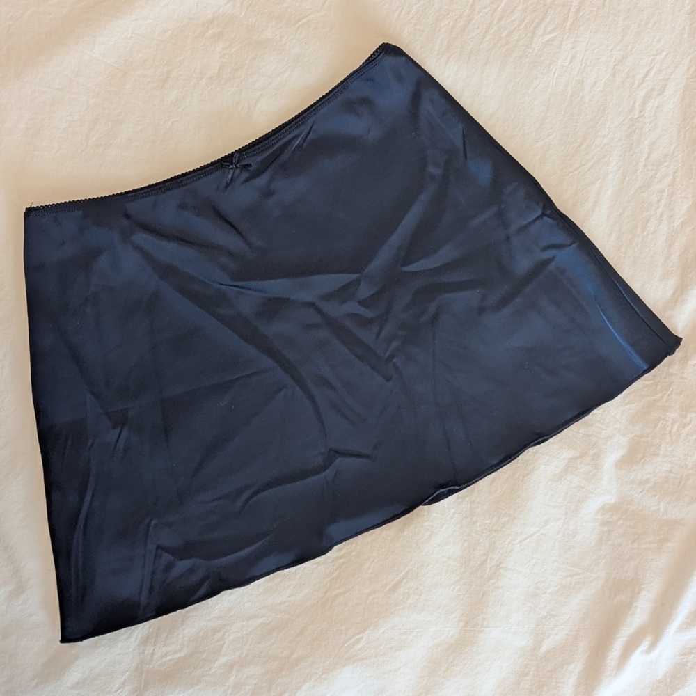 Brandy Melville Satin Navy Bow Front Mini Skirt size Small
